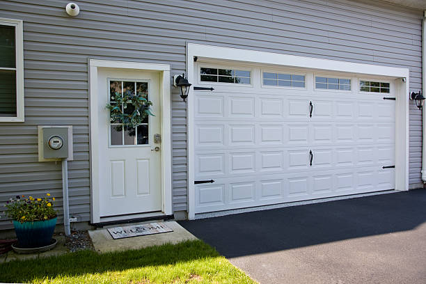 24/7 Emergency Garage Door Panel Replacement experts in Fairfax, IA